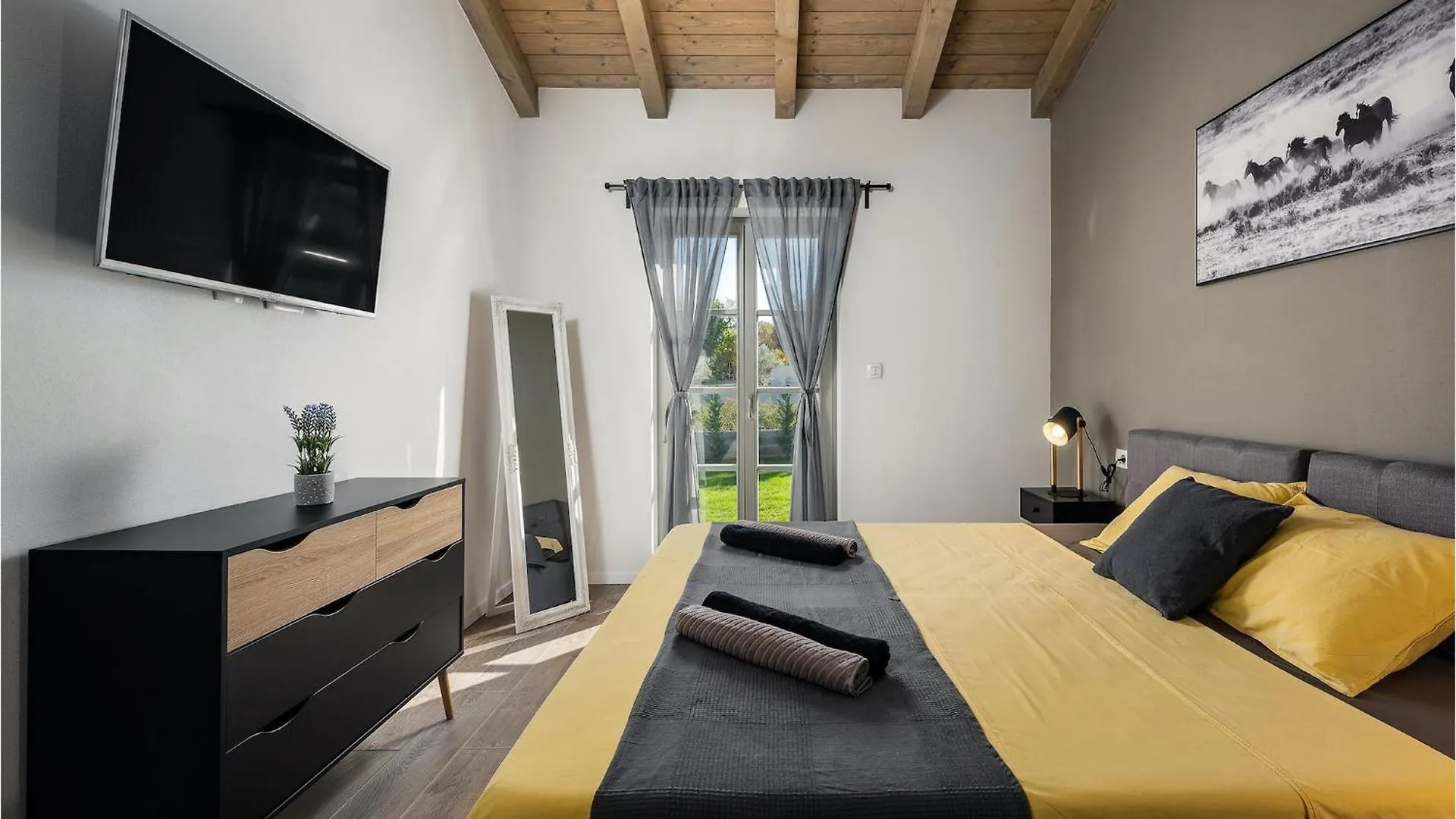Villa Acorn Pula 0*,